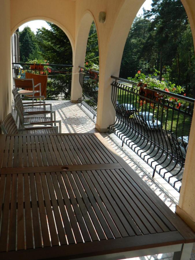 Pod Arkadami Hotel Darlowko Bagian luar foto