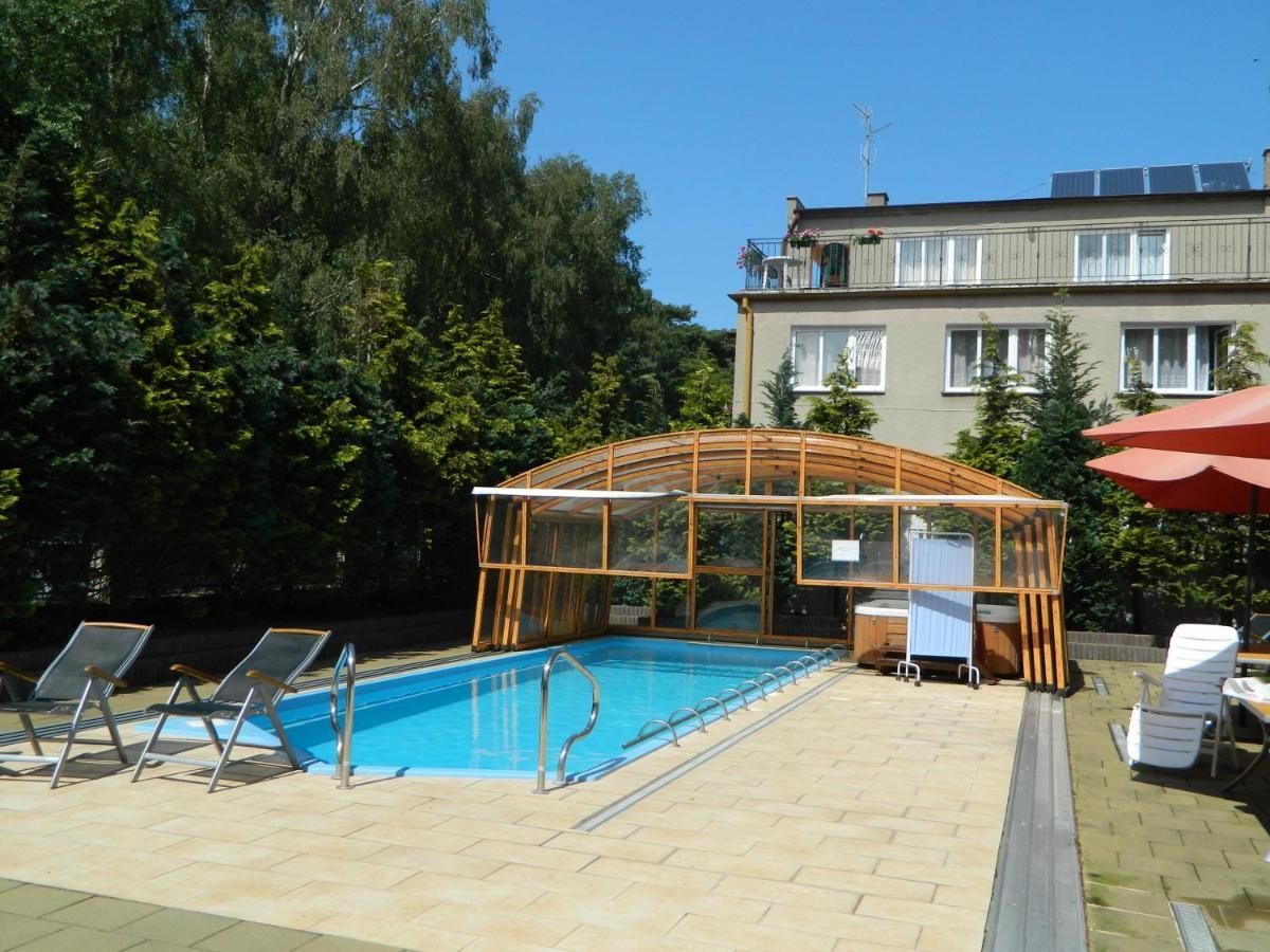 Pod Arkadami Hotel Darlowko Bagian luar foto