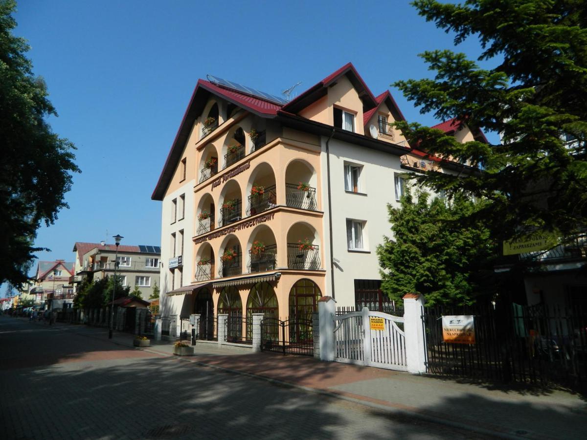 Pod Arkadami Hotel Darlowko Bagian luar foto
