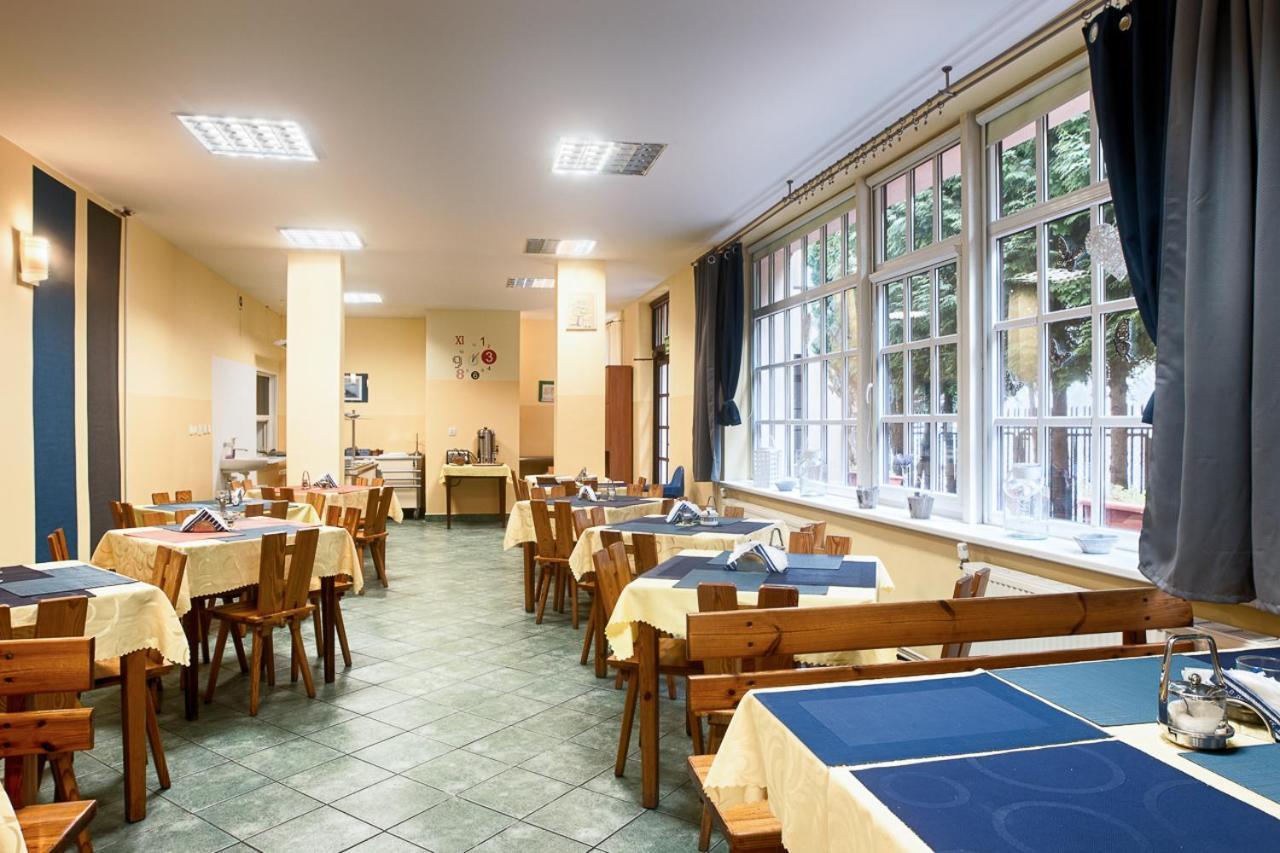 Pod Arkadami Hotel Darlowko Bagian luar foto