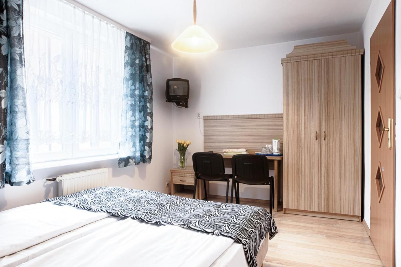 Pod Arkadami Hotel Darlowko Bagian luar foto